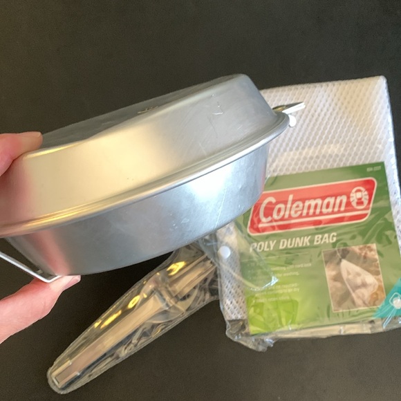 Coleman mess kit with accessories - Picture 7 of 7